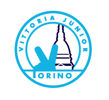 Logo Vittoria Junior Torino: scudo blu con vela stilizzata e torre, circondato da scritta circolare